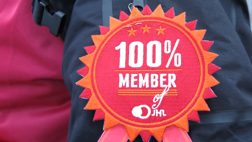 haalarimerkki jossa lukee 100% member of JHL