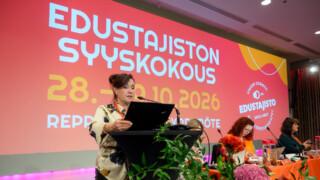 JHL:n edustajiston puheenjohtaja Eija Paananen