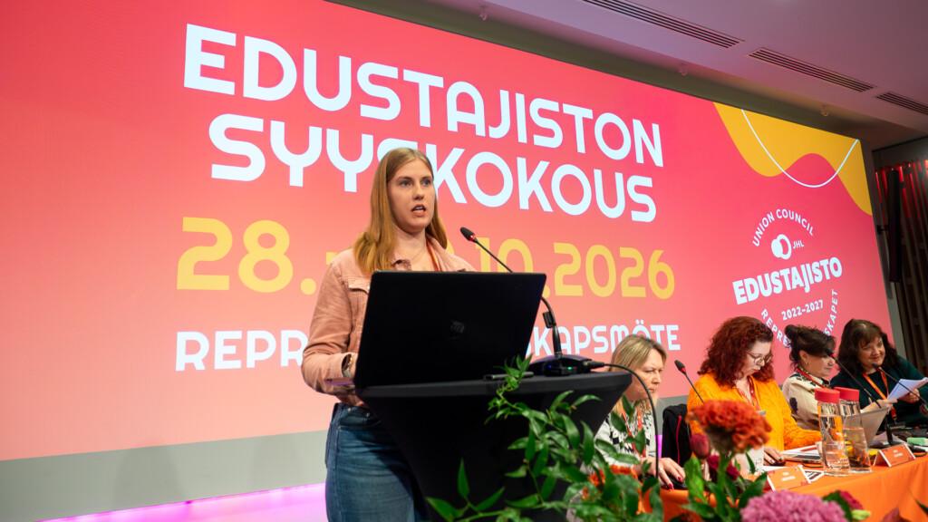 Nuorisofoorumin edustaja Elli-Noora Veijalainen